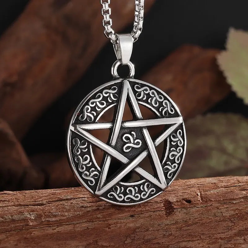 Stylish Celtic Moon Pendant Witchcraft Witch\\'s Knot Necklace for Men Women Personality Charm Amulet Jewelry