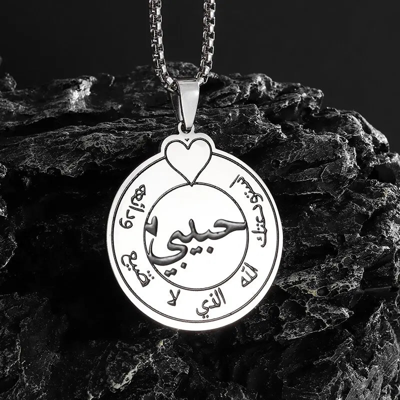 Stylish Celtic Moon Pendant Witchcraft Witch\\'s Knot Necklace for Men Women Personality Charm Amulet Jewelry